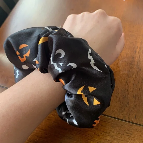 SOLD XL silk Halloween scrunchie - Picture 2 of 2